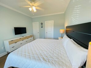 4 bedrooms, iron/ironing board, WiFi, bed sheets