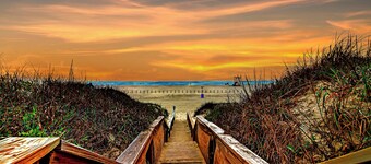 Luxe Beach House I Ocean Views I Private Neighborhood Beach Access/Pool