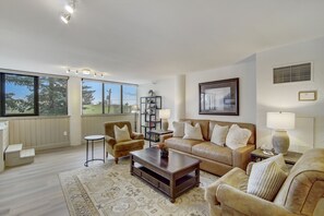 Smart-TV, Kamin, DVD-Player