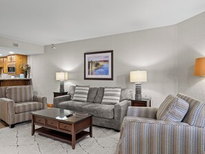 Smart TV, fireplace, DVD player - Silver King 305 | 150 Yards to Lifts | Fireplace | Kitchen | Mountain View | Pool & Hot Tub (Park City)