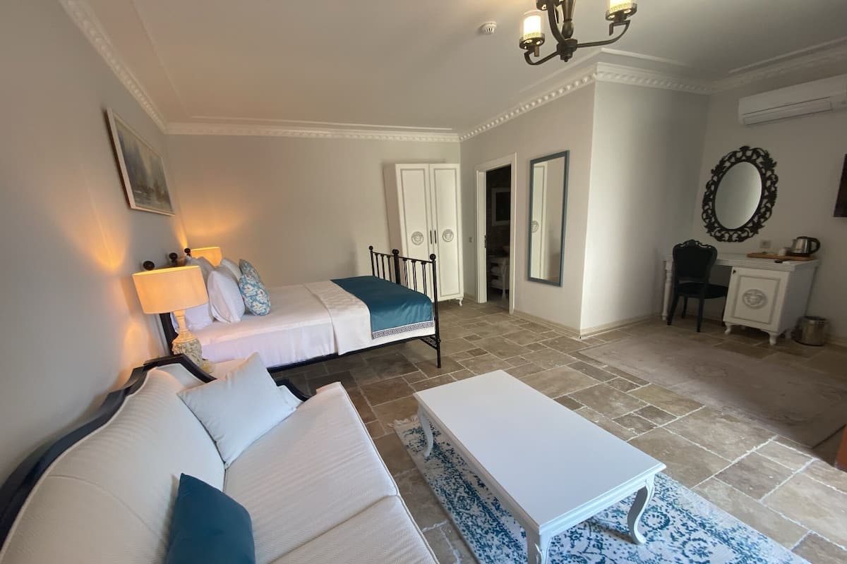 Superior Double Room | Egyptian cotton sheets, premium bedding, Tempur-Pedic beds, minibar