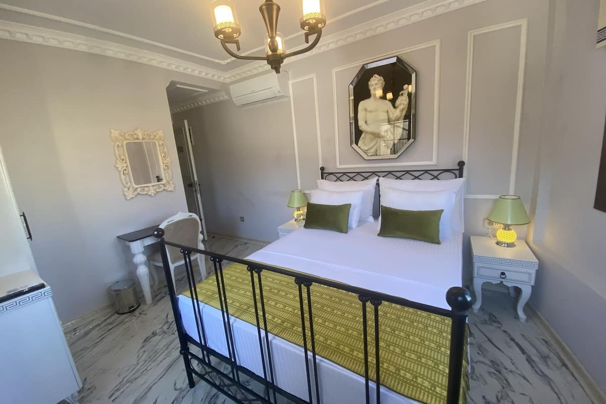 Standard Double Room | Egyptian cotton sheets, premium bedding, Tempur-Pedic beds, minibar