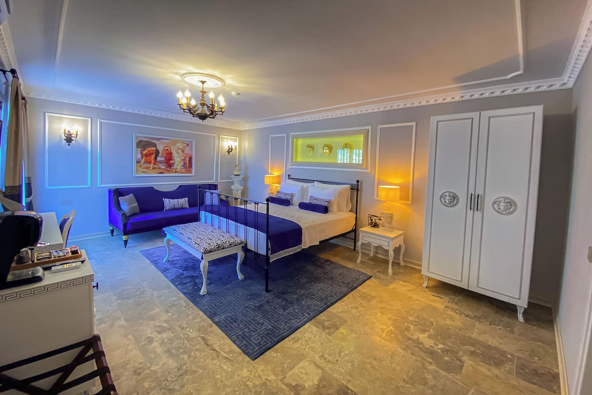 Deluxe Double or Twin Room | Egyptian cotton sheets, premium bedding, Tempur-Pedic beds, minibar