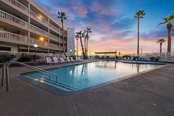 Piscina all'aperto, una piscina riscaldata