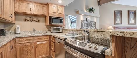 Frigorífic, microones, forn i placa de cuina