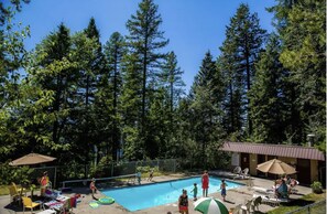 Piscine couverte, piscine extérieure