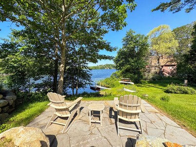 WINTER 2025 PROMO -Lakefront 2 Bed / 3 bath + Extra Bed off of living room