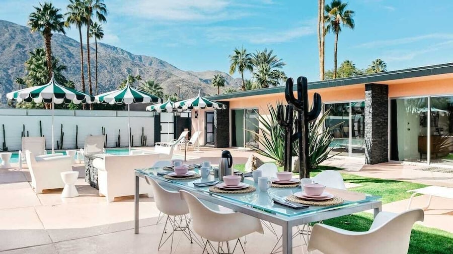 The Marley by AvantStay – Mid-Century Modern Retreat with Pool & Mountain Views