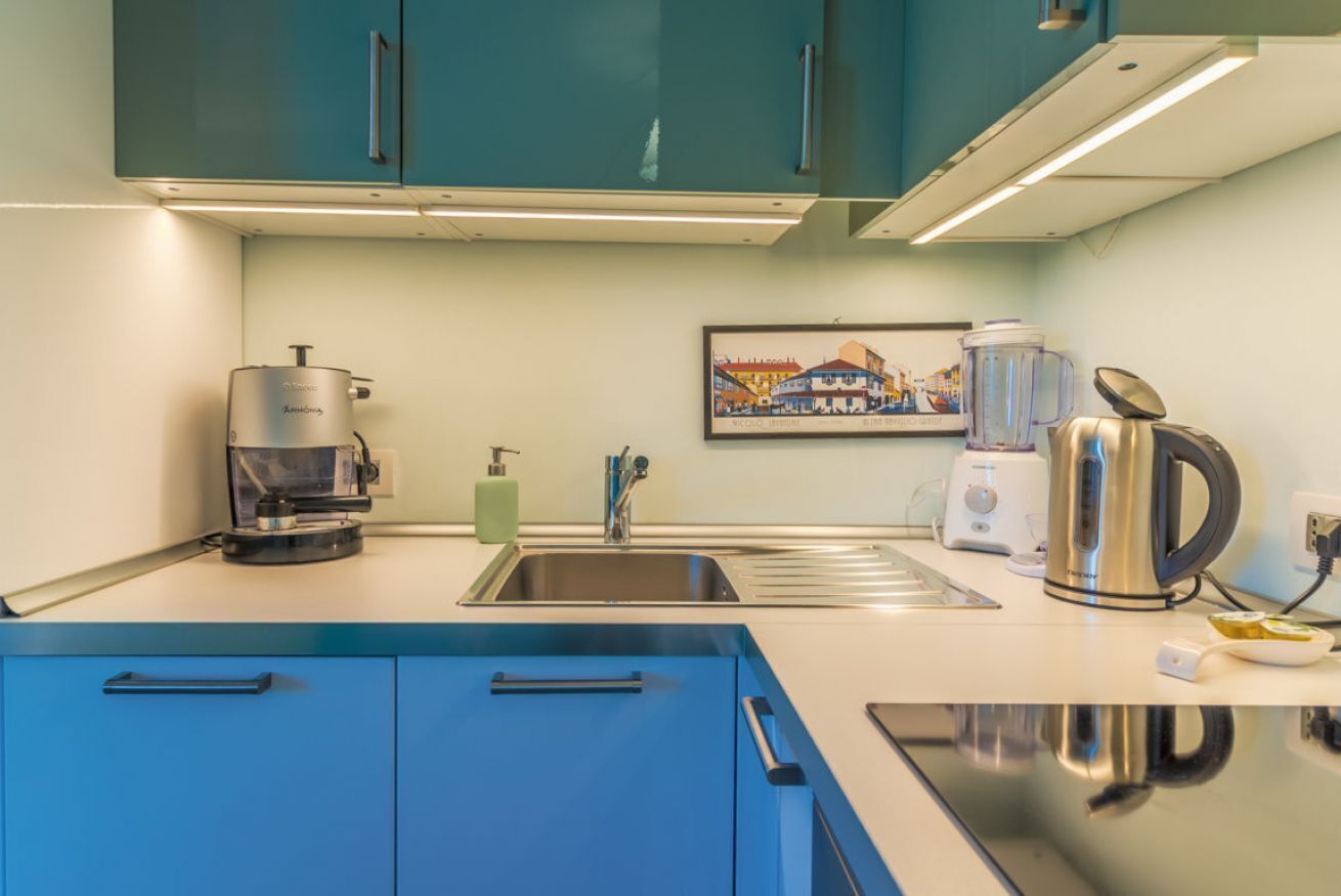 Kühlschrank, Mikrowelle, Ofen, Geschirrspüler