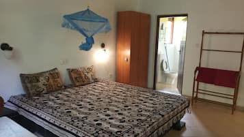 2 bedrooms, internet, bed sheets, wheelchair access