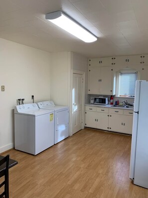 Private kitchen - Cozy 3-bedroom house for your family to enjoy and relax (Wausau)