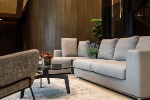 Lobby sitting area - Sotogrande Hotel Katipunan (Quezon City)