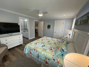 5 bedrooms, iron/ironing board, travel crib, free WiFi - 5 Bed, 4.5 bath, pool, pet friendly, all new (West Cape May)
