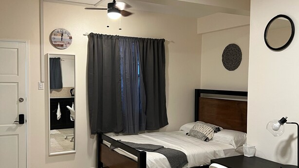 Basic Studio | Bathroom - Fireside Suites (Georgetown)