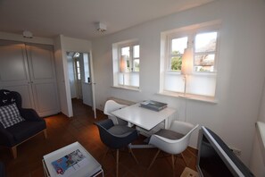 Unclassified image, 4 of 9, button