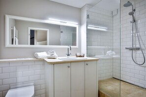 Dusj og hårføner