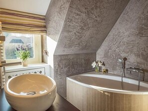 Suihku, hiustenkuivaaja