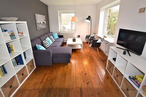 Unclassified image, 2 of 20, button - Marmelbloom - Marmelbloom MB/01 (Sylt)