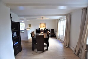 Unclassified image, 3 of 16, button - House Lore, Germany (Sylt)