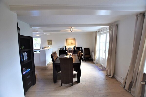 Dining - House Lore, Germany (Sylt)