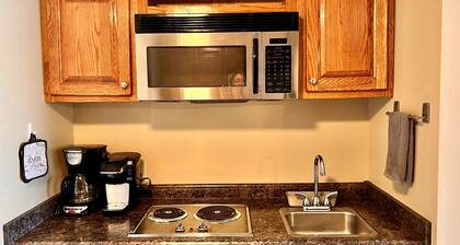 Perfect location-walk to attractions-Heated pool-walk to restaurants