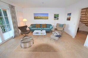 Unclassified image, 2 of 17, button