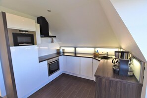 冰箱、微波炉、烤箱、洗碗机