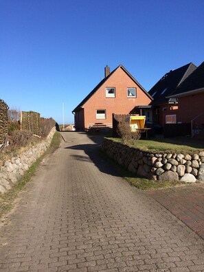 Unclassified image, 4 of 13, button