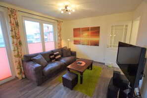 Télévision, lecteur de DVD, chaîne hi-fi