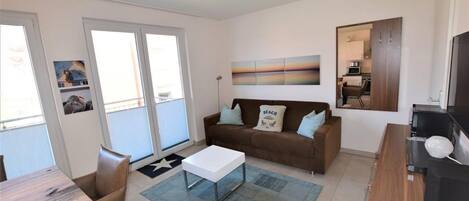 Fernseher, DVD-Player, Stereoanlage