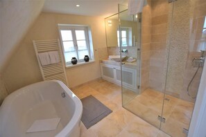 Unclassified image, 3 of 22, button