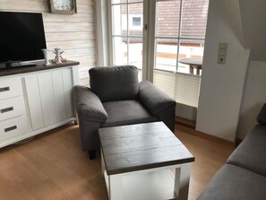 Unclassified image, 2 of 13, button - Kampstr. 28 App. 6 - 3 room apartment at Kampstr. 28 (Sylt)