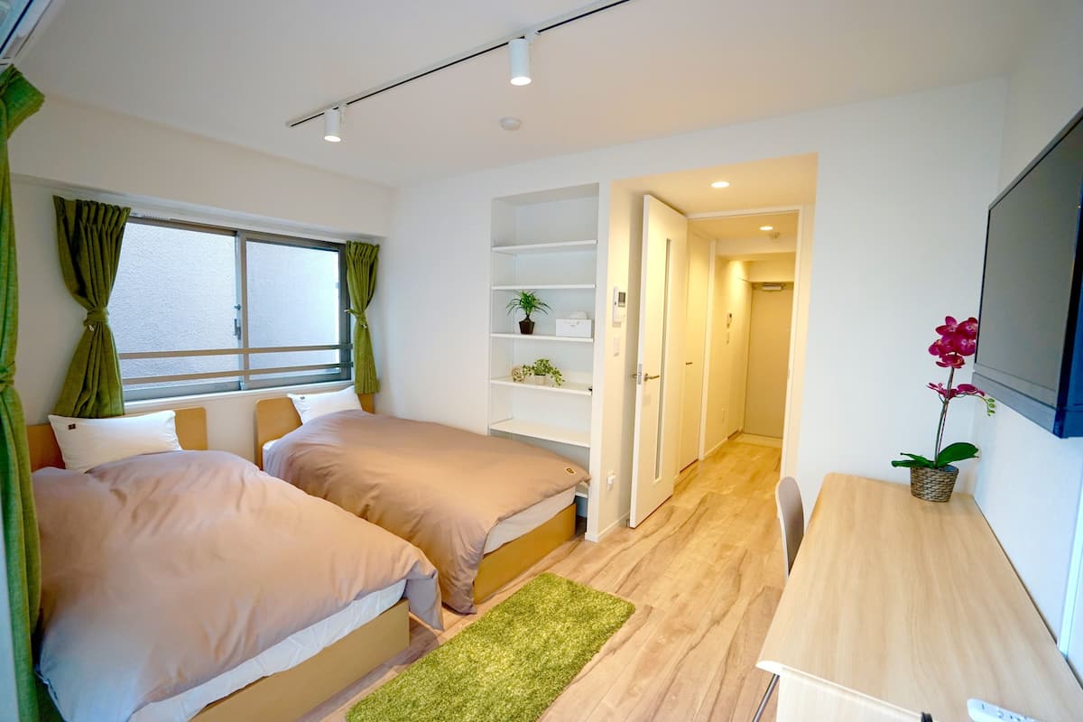 Deluxe Twin Room | Iron/ironing board, free WiFi