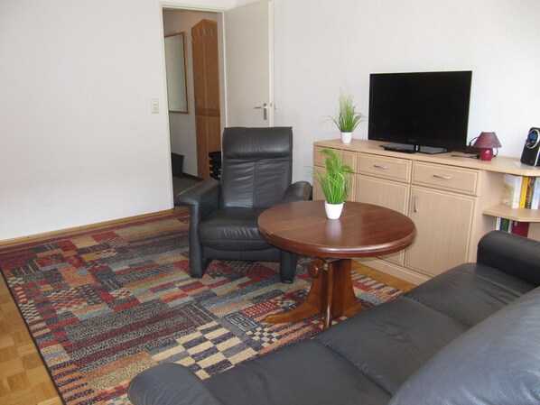 Unclassified image, 1 of 6, button