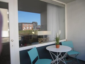 Unclassified image, 2 of 8, button