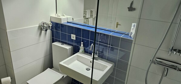 Unclassified image, 1 of 8, button