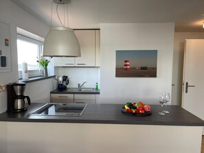Refrigerador, horno, parrilla de estufa y lavavajillas