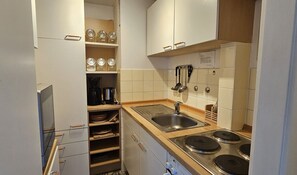 Unclassified image, 2 of 6, button - Sylter Residenz App. 59 with lake view - 1 room apartment with lake view. (Sylt)