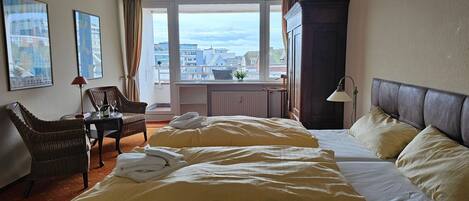 2 bedrooms, iron/ironing board, WiFi