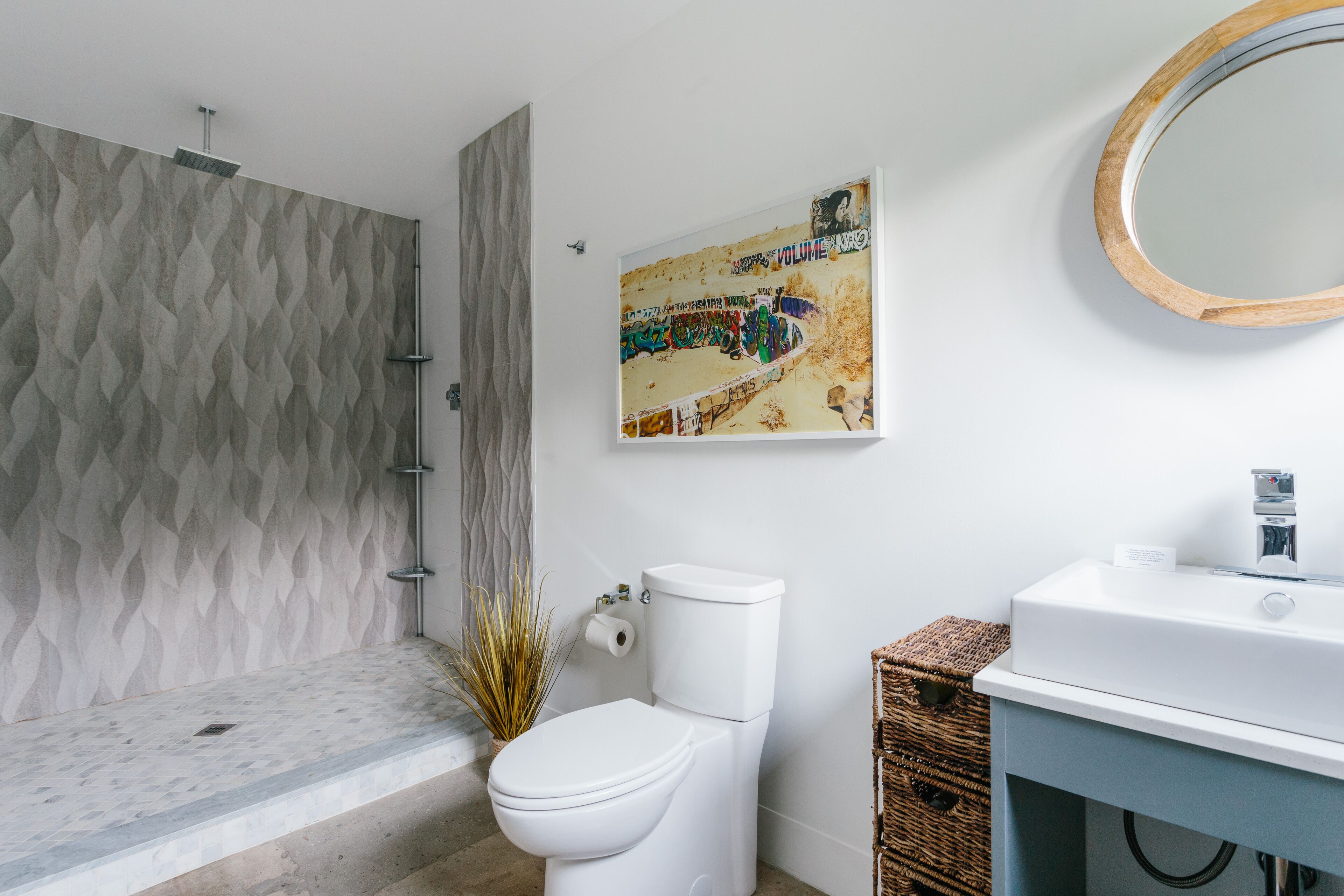 studio (2 bedrooms) | bathroom | shower, hair dryer, towels