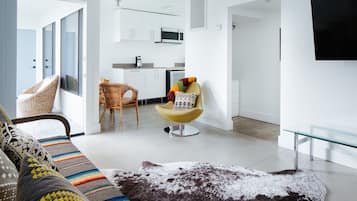 客房 (1 Bedroom) | 客廳 | 55 吋智能電視連數碼電視頻道、電視、Netflix