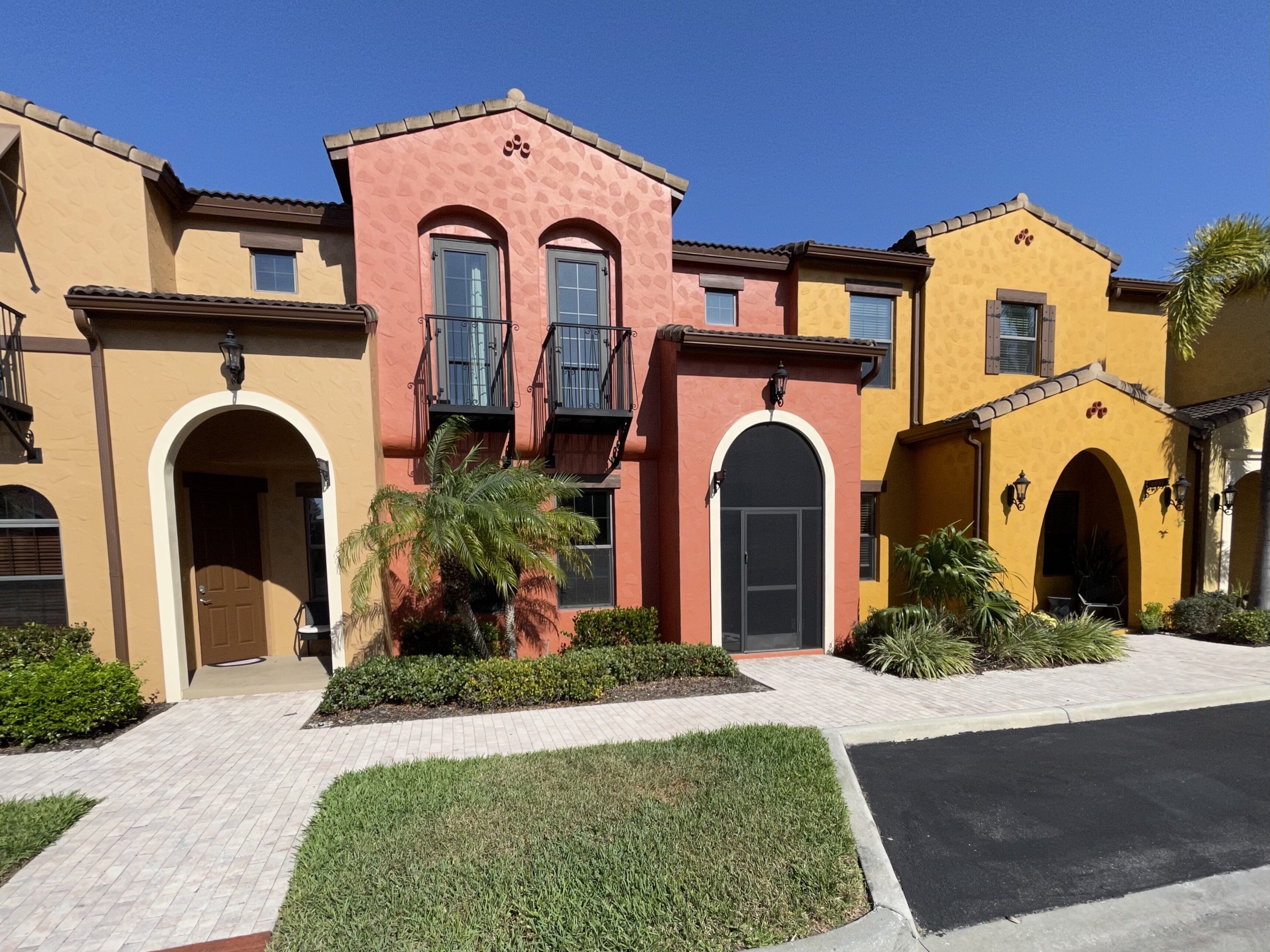 Olé resort living - 3 bed 2.5 bath, with quad pool