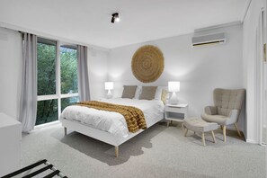 5 bedrooms, iron/ironing board, travel cot, free WiFi