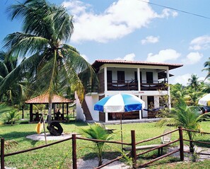 Exterior - Rent a house with 15 suites. (BA)