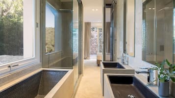 4 bedrooms