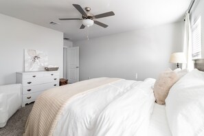 3 chambres, fer et planche à repasser, accès au Wi-Fi (inclus)