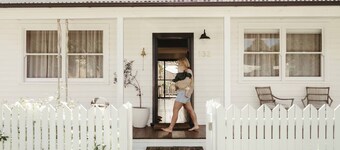 Luxe Historic River Port Stay - Pay 2, Stay 3*