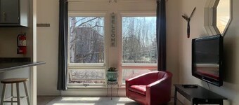 🚀 The Landing Pad 🛬 Loaded 1 Bedroom Apartment! 🏡