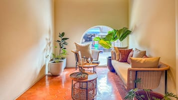 Bilik rawatan pasangan, sauna, tab panas, rawatan badan, aromaterapi