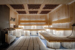 Salas de tratamientos para parejas, sauna, bañera de hidromasaje 